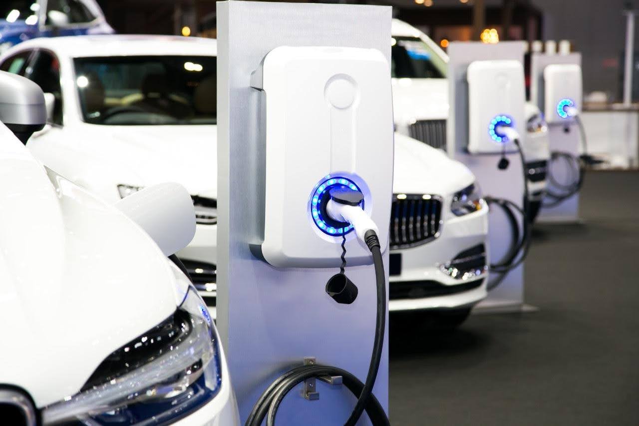 Eletrobras fecha parceria com Estapar para carregamento de carros eltricos