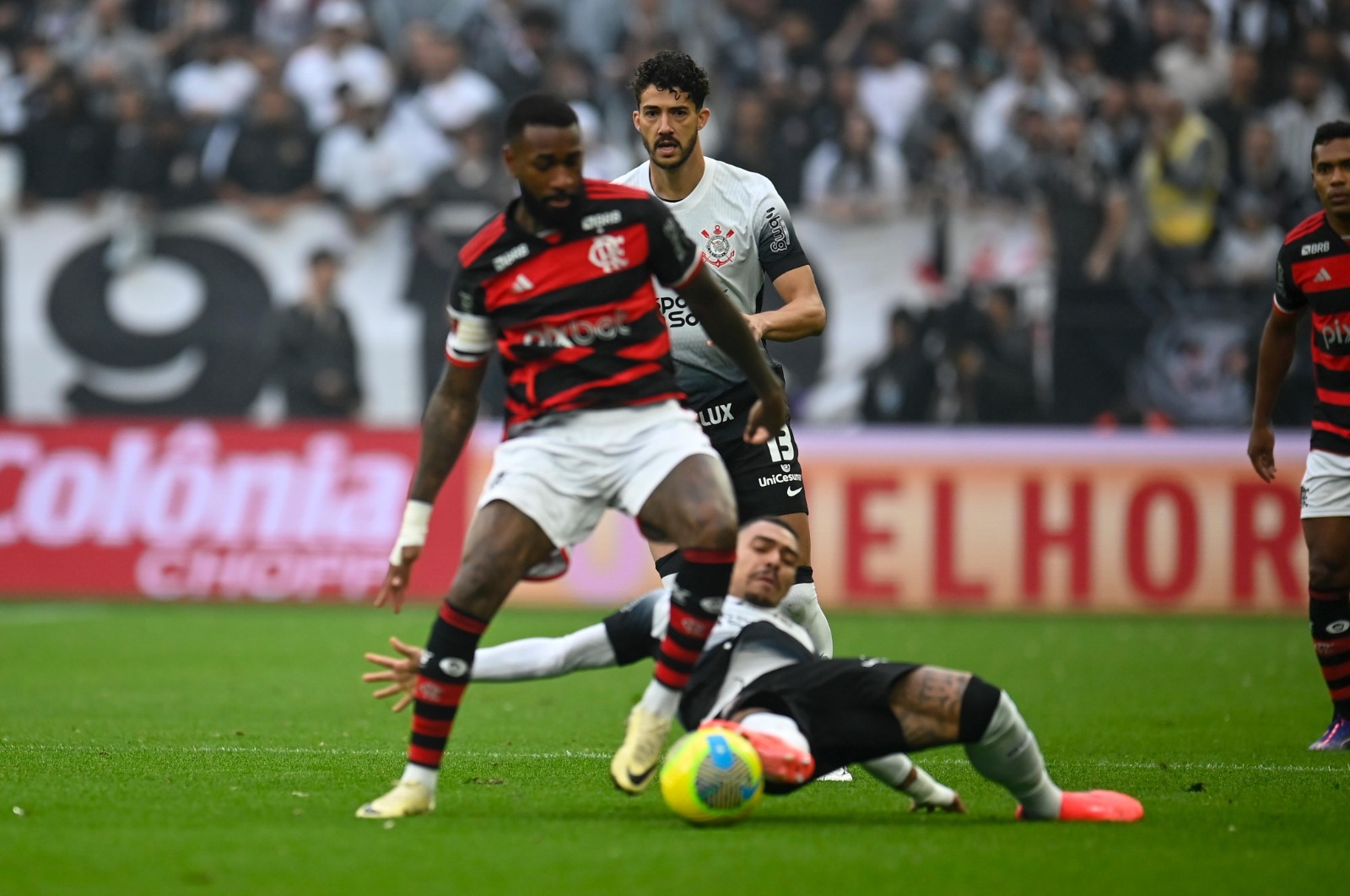 Flamengo supera Corinthians e enfrenta Atltico Mineiro na final da Copa do Brasil