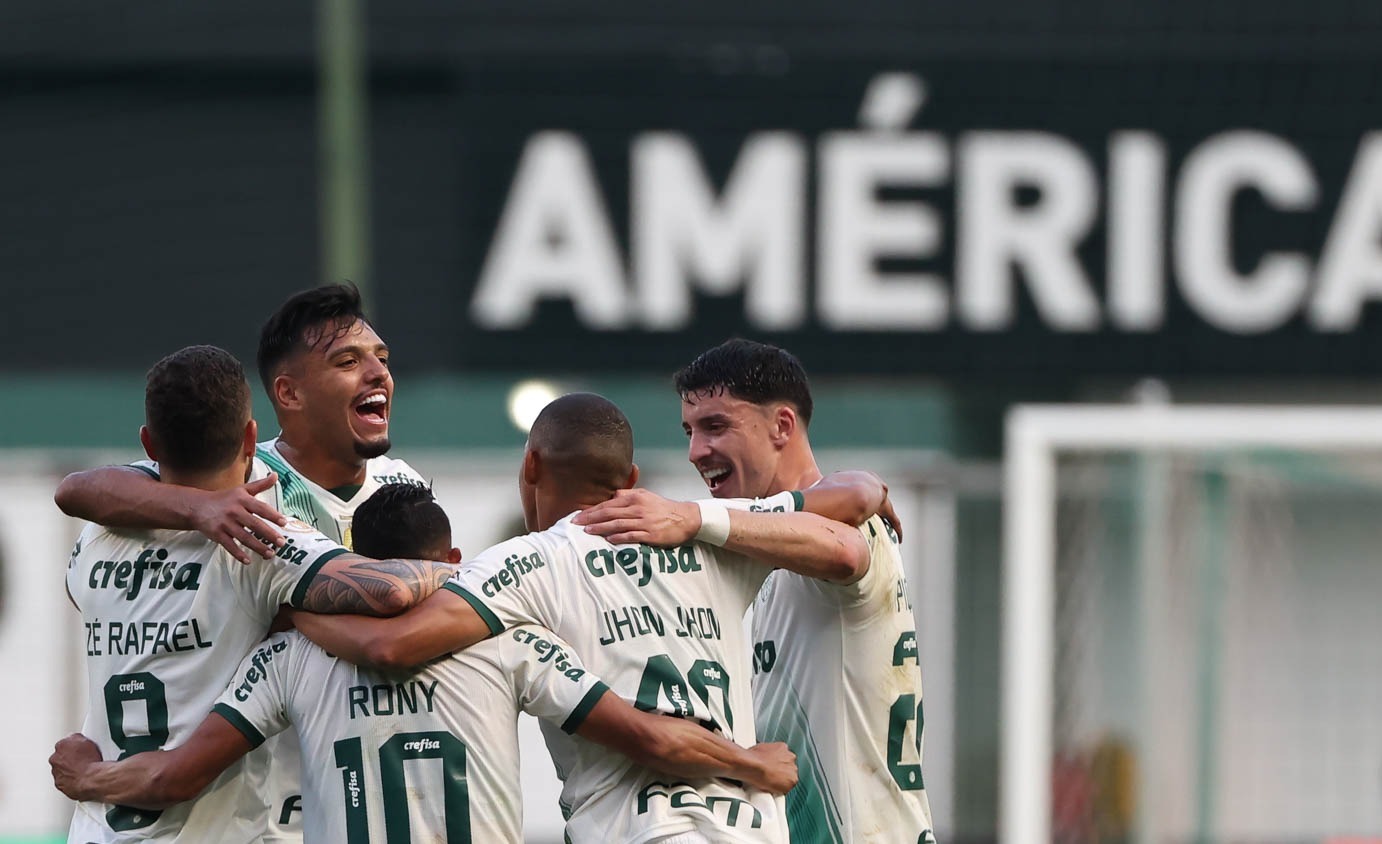 Palmeiras vence o América e São Paulo tropeça em empate com Bahia