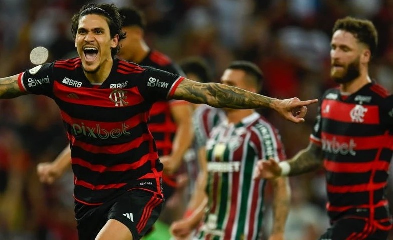Flamengo vence e mantm dianteira no Brasileiro, agora com o Palmeiras na vice-liderana