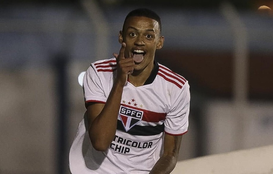 São Paulo derrota São Caetano de virada com dois gols de Caio