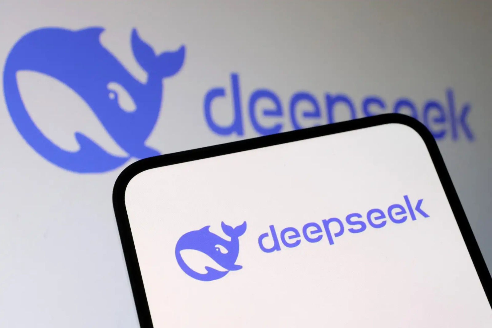 Entenda o que  DeepSeek, IA que derrubou aes de tecnologia nesta segunda