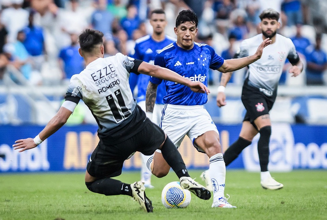 Corinthians x Cruzeiro  o jogo que abre a 34 rodada do Campeonato Brasileiro