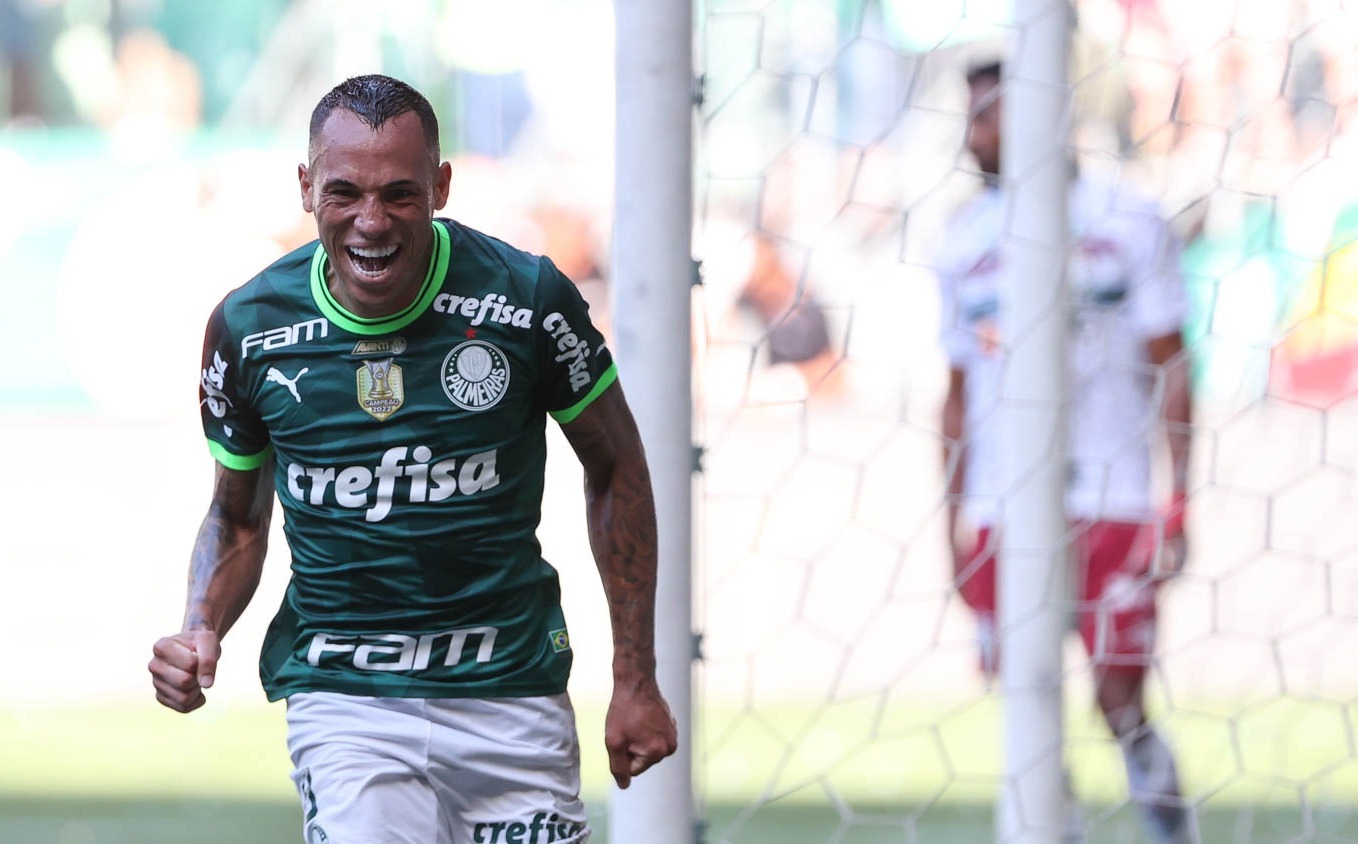 Palmeiras vence e est a um ponto de conquistar o Campeonato Brasileiro