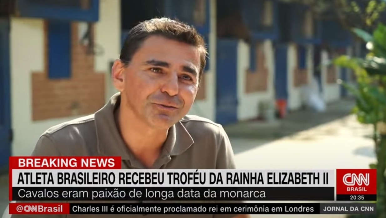 Atleta brasileiro recebeu trofu da rainha Elizabeth II | JORNAL DA CNN