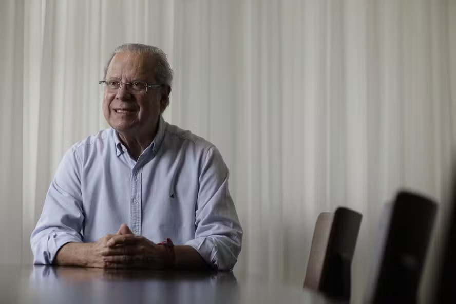 A urgente misso de Jos Dirceu no PT