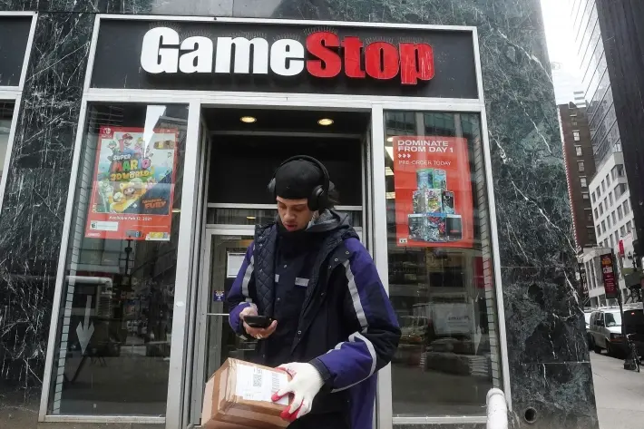 Nome por trás da reviravolta da GameStop remodela a rede de lojas