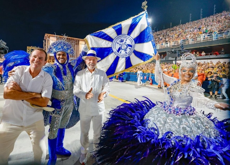 Um desfile de equ�vocos, por Vera Magalh�es