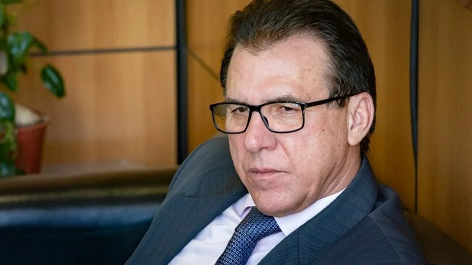 Ministro do Trabalho anula autua��o da JBS Aves por trabalho escravo em granja fornecedora