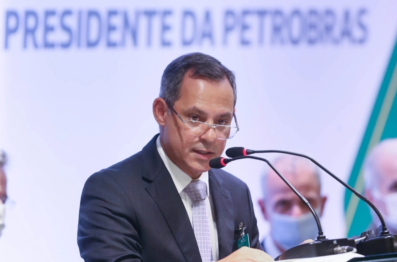 Coelho deixa Petrobras e empresa trabalha com comando interino