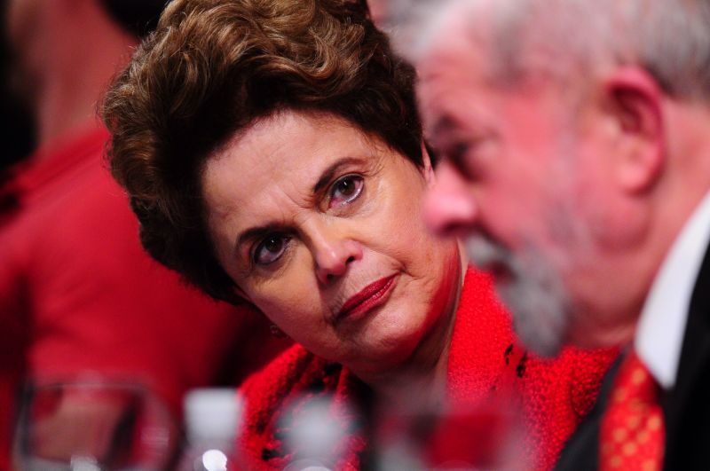 ''Banqueiros ajudam Lula, Dilma atrapalha''