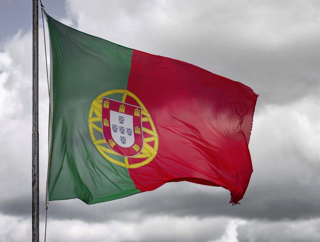 Portugal reabre para turistas, mas brasileiros continuam barrados