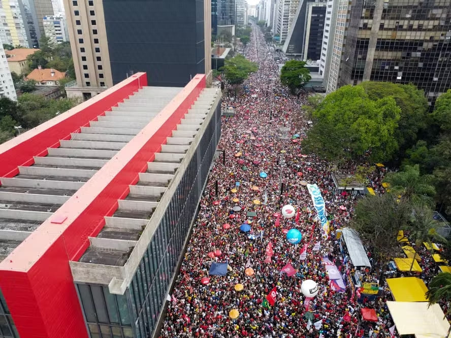 Tamanho de manifestaes contra PEC da Blindagem e anistia assusta bolsonaristas