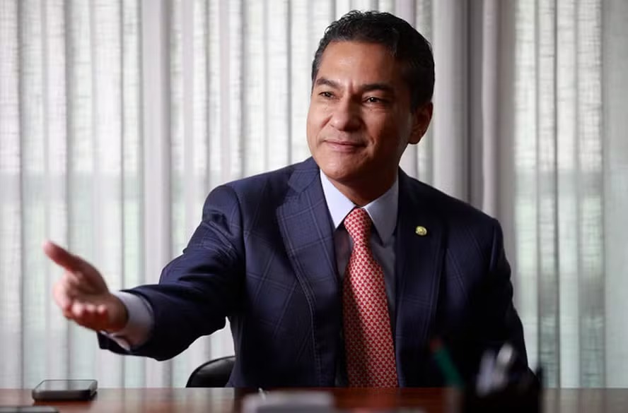 Entrevista: Marcos Pereira diz que decis�es do PL afastam Republicanos de alian�a e � Fl�vio Bolsonaro 'quem tem que buscar apoios'