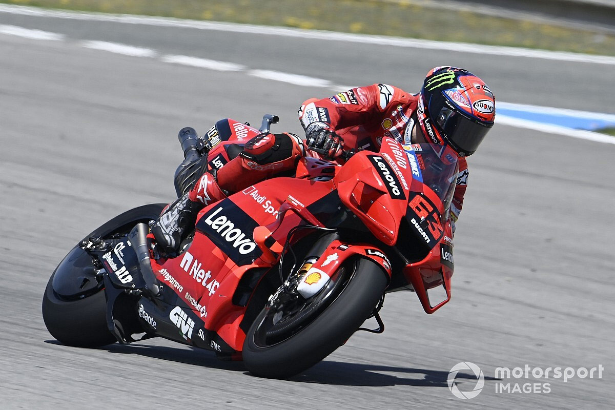 MotoGP: Bagnaia assume liderana indita e v Mrquez 50 pontos atrs