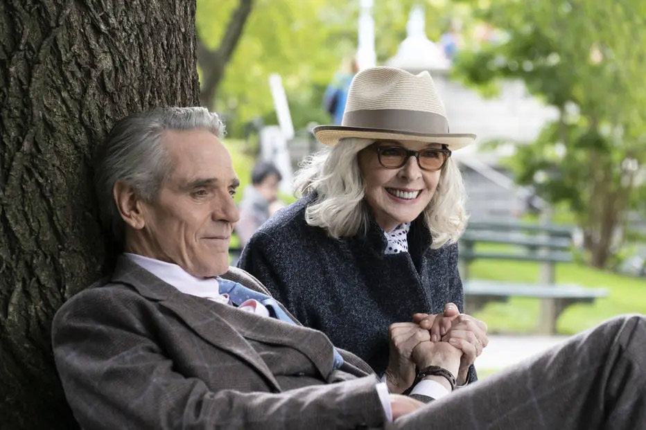 Diane Keaton e Jeremy Irons estão em 'Amor, Casamento & Outros Desastres'