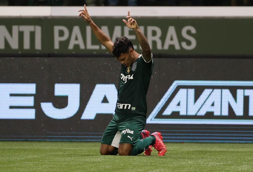 Palmeiras derrota o Cuiabá e retoma liderança do Brasileirão