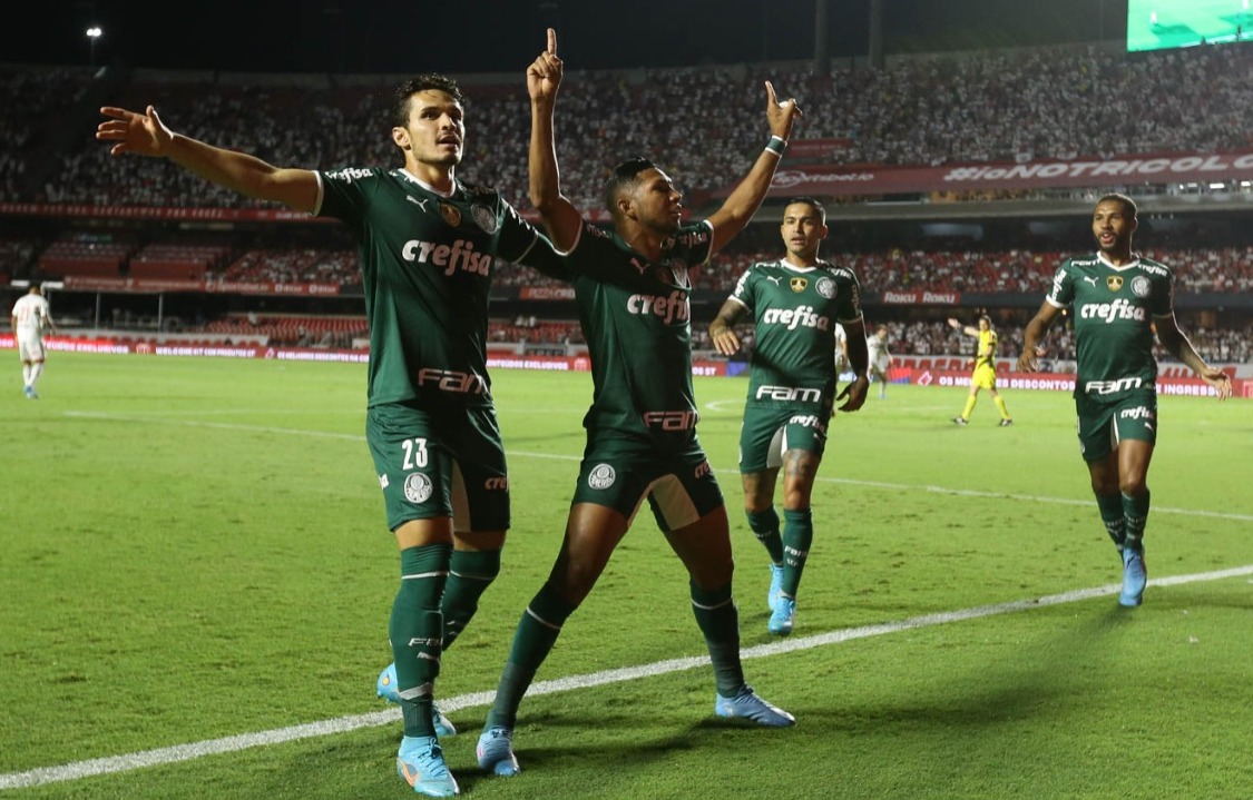 Palmeiras marca no início do jogo, 'segura' o São Paulo e vence clássico