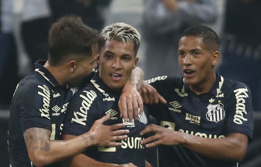 Santos derrota Corinthians e causa demissão de Sylvinho