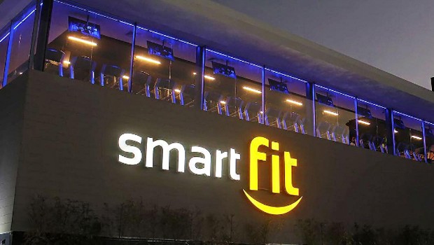 Smart Fit dispara na estreia na B3: 34,78% de alta