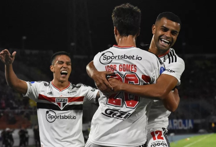 Pela Copa Sul-Americana, São Paulo vence e Santos empata