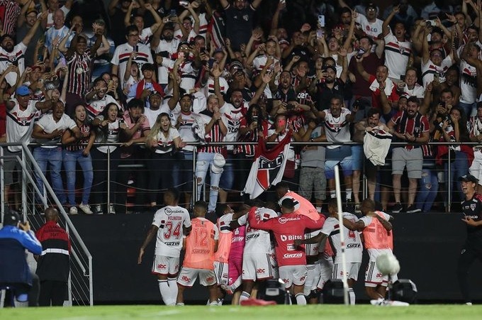 São Paulo leva vantagem sobre o Santos no clássico San-São